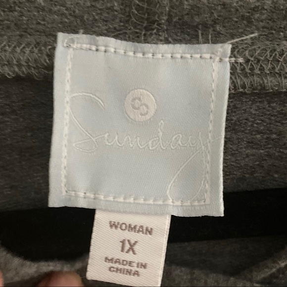 Sunday women’s gray and white lace hoodie - Picture 4 of 6